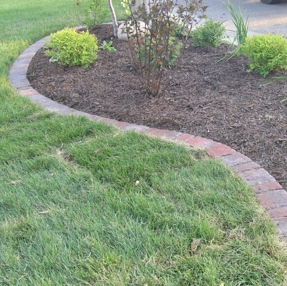 https://www.gillbroslandscapes.com/wp-content/uploads/2024/06/gardenedging-1.jpg
