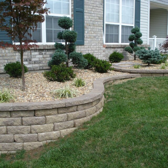 https://www.gillbroslandscapes.com/wp-content/uploads/2024/06/retaining-walls-640x640.jpg